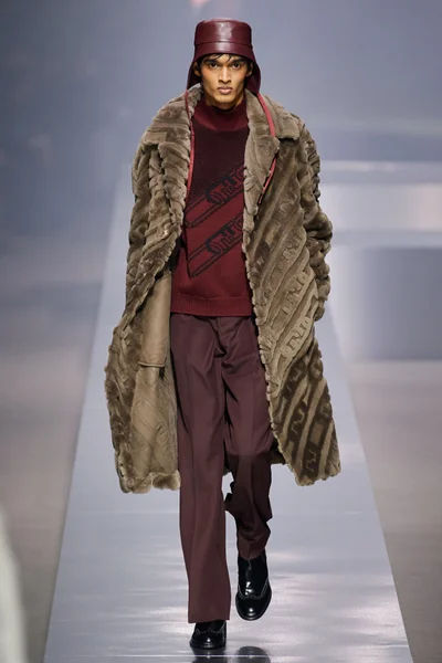Look 9